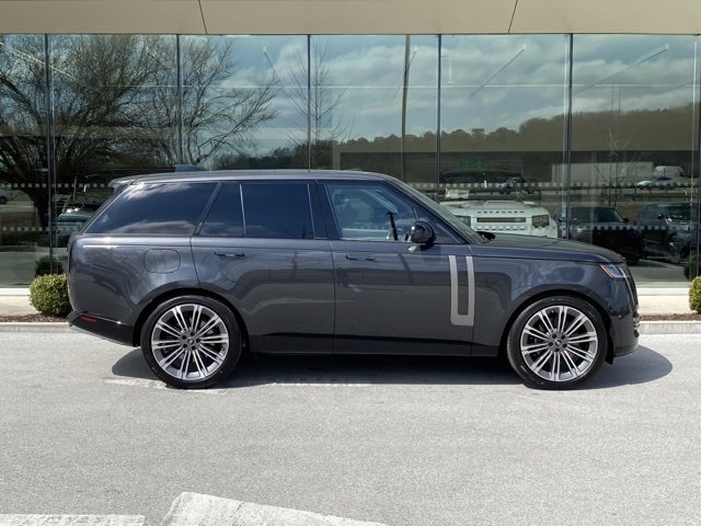 New 2025 Land Rover Range Rover SE image 5