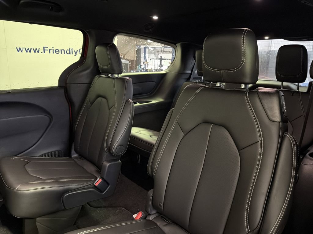 New 2026 Chrysler Pacifica Select FWD image 27