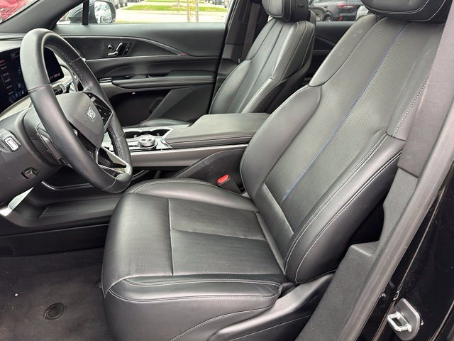 Used 2024 Cadillac Lyriq Luxury AWD/4WD image 17