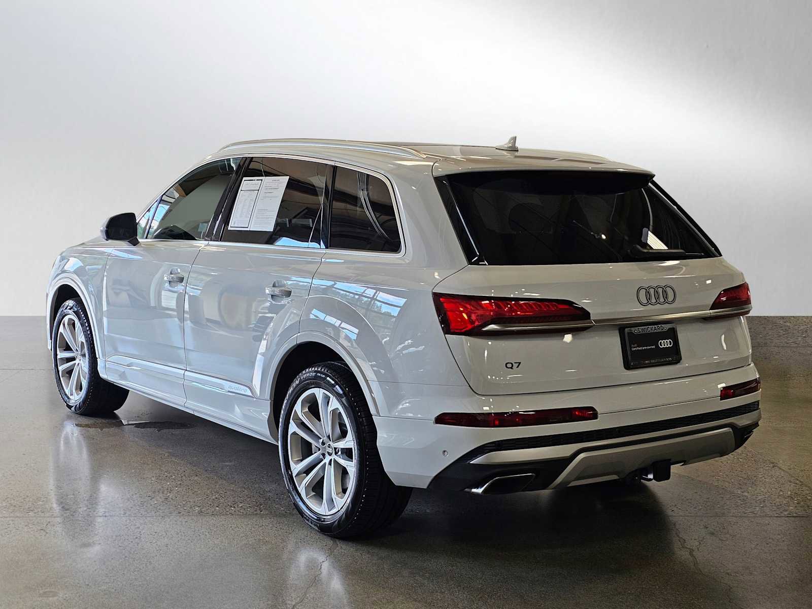Certified 2025 Audi Q7 3.0T Premium Plus image 5