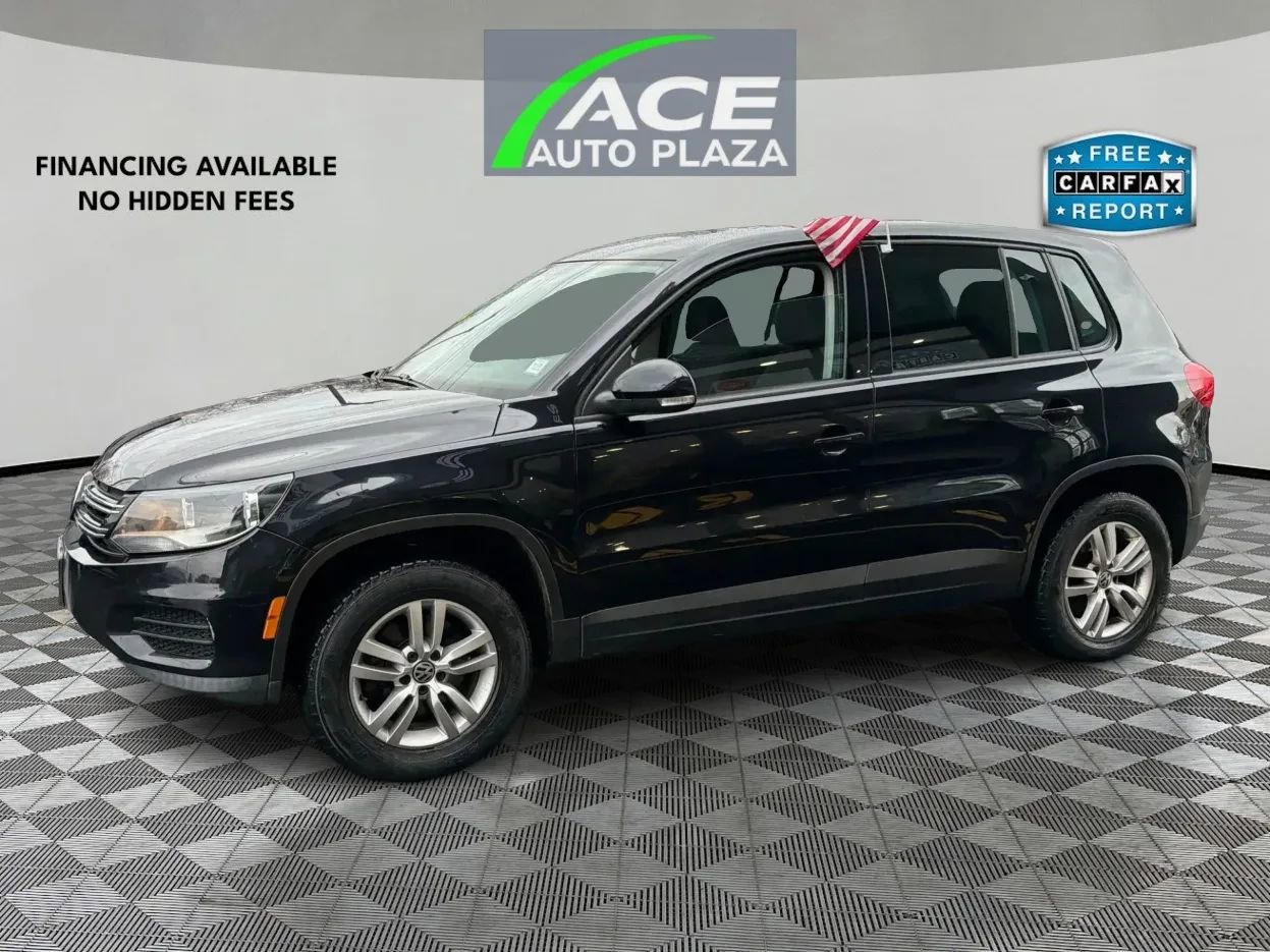 Used 2012 Volkswagen Tiguan S image 2