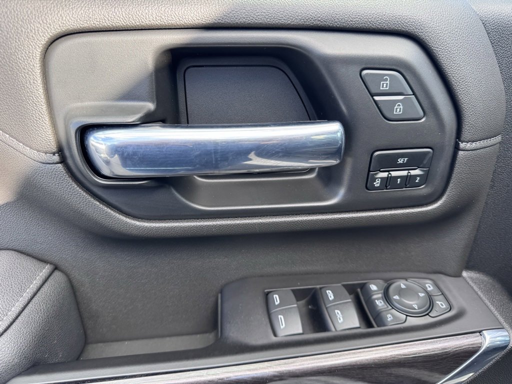 Used 2022 Chevrolet Silverado 2500 LTZ w/ LTZ Convenience Package image 23