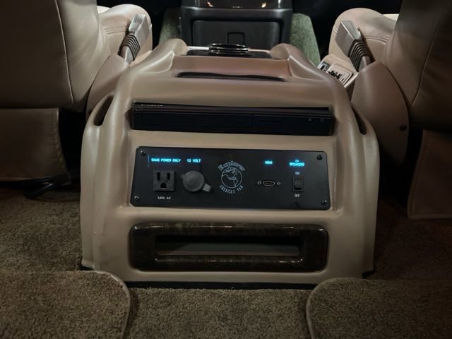 Used 2019 Chevrolet Express 2500 w/ Enhanced Convenience Package image 28