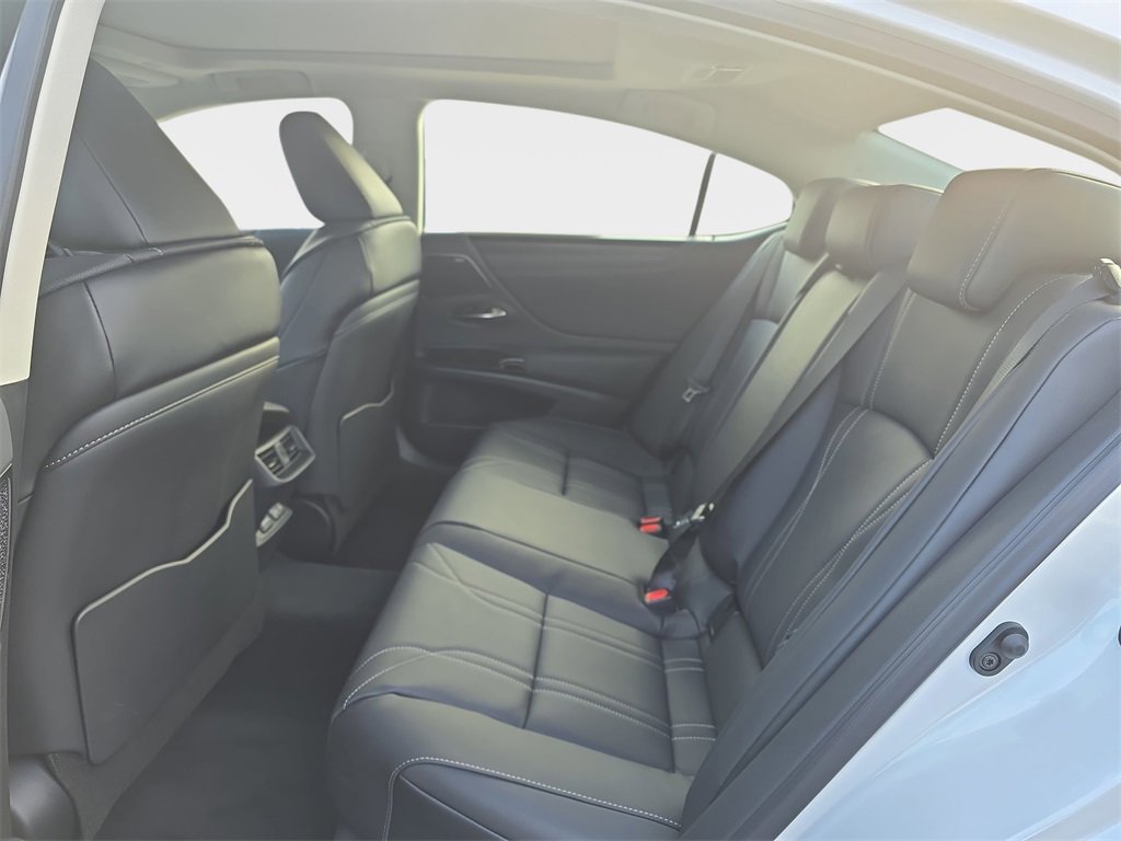 New 2025 Lexus ES 350 Luxury image 14