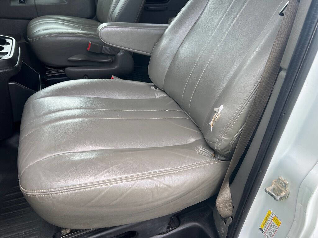 Used 2019 Chevrolet Express 3500 LS RWD image 20