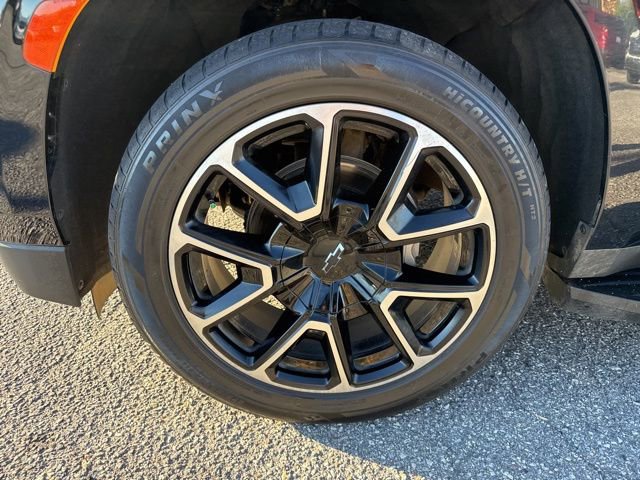 Used 2023 Chevrolet Suburban RST image 12