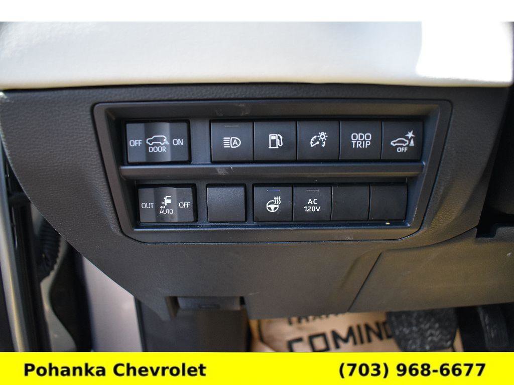 Used 2023 Toyota Sequoia Capstone AWD/4WD image 21