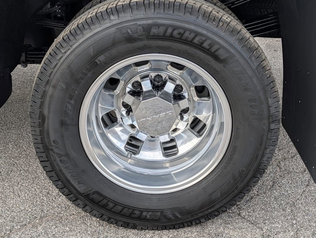 New 2026 GMC Sierra 3500 Denali image 9