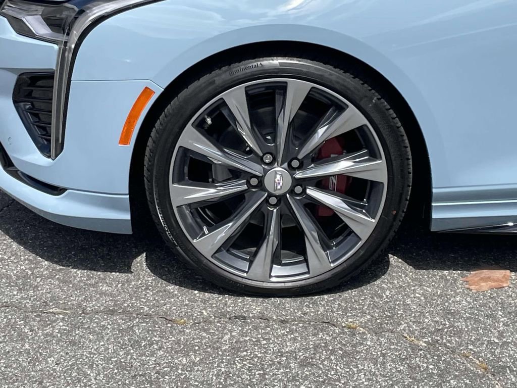 New 2026 Cadillac CT4 V image 9