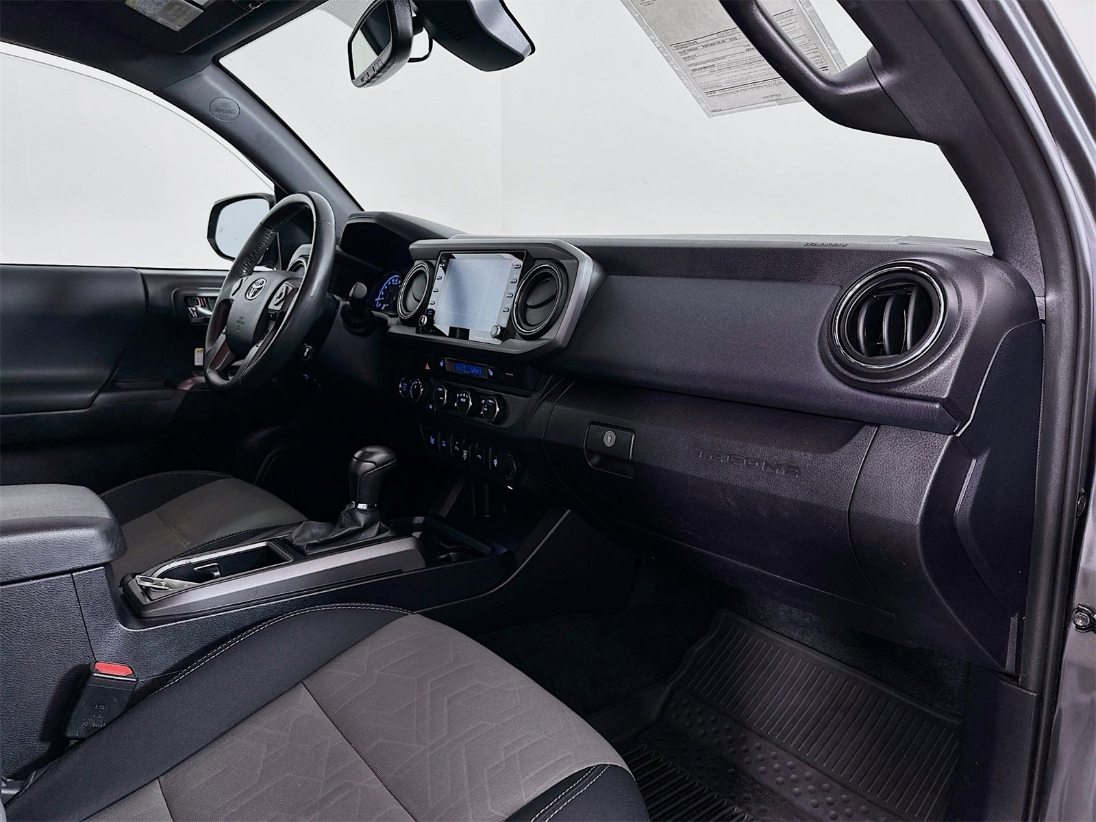 Certified 2020 Toyota Tacoma TRD Off-Road image 28