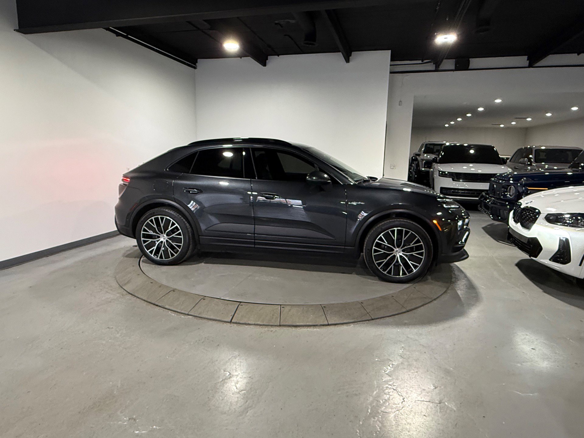 Used 2024 Porsche Macan 4 Electric w/ Premium Package image 17