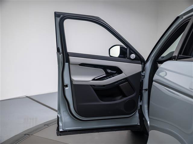 New 2026 Land Rover Range Rover Evoque Dynamic SE AWD/4WD image 24