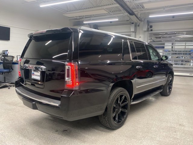 Used 2019 GMC Yukon XL Denali image 5