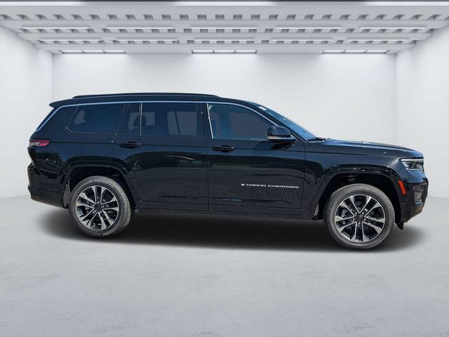 New 2025 Jeep Grand Cherokee L Overland w/ Trailer Tow Package AWD/4WD image 2
