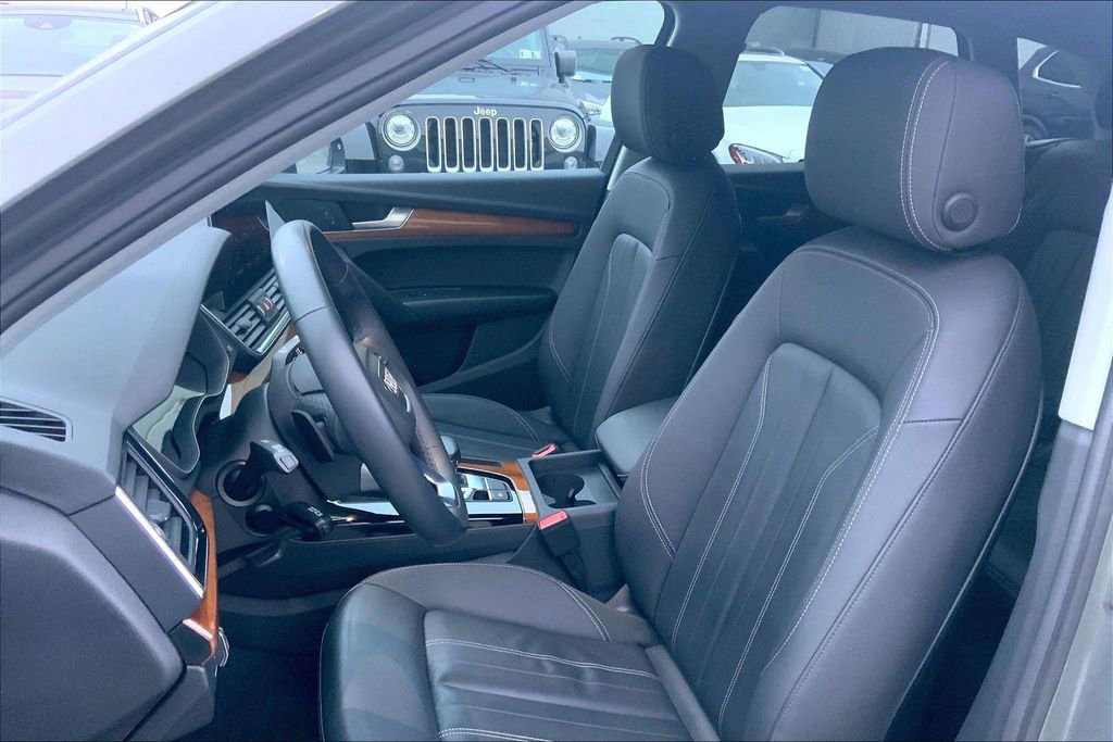 Certified 2023 Audi Q5 2.0T Premium w/ Convenience Package image 8