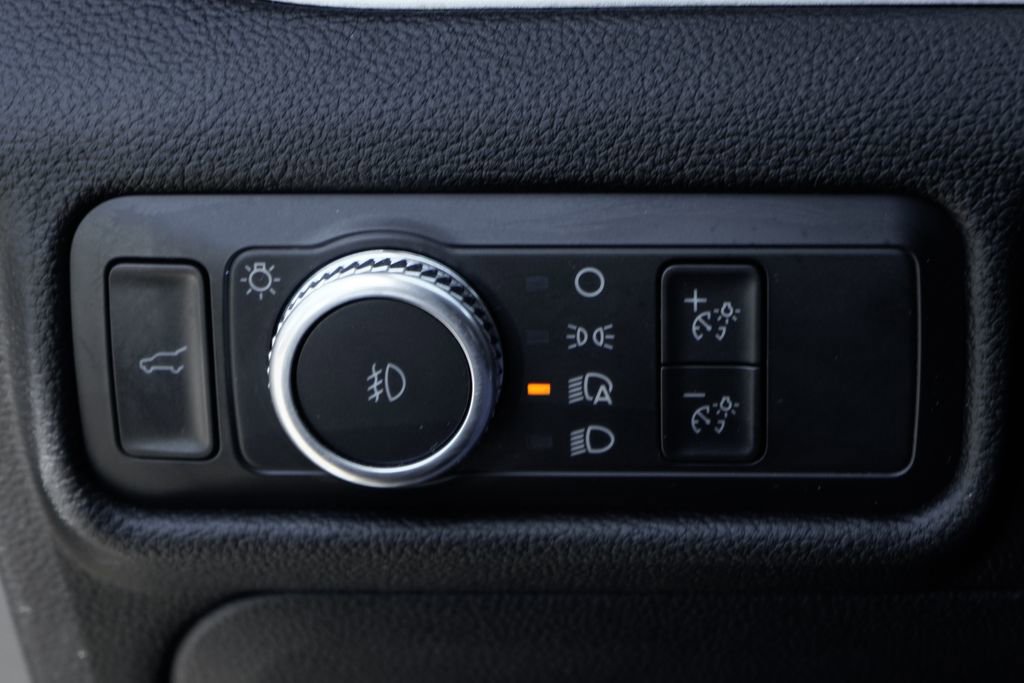 Used 2022 Ford Explorer XLT w/ Equipment Group 202A image 20