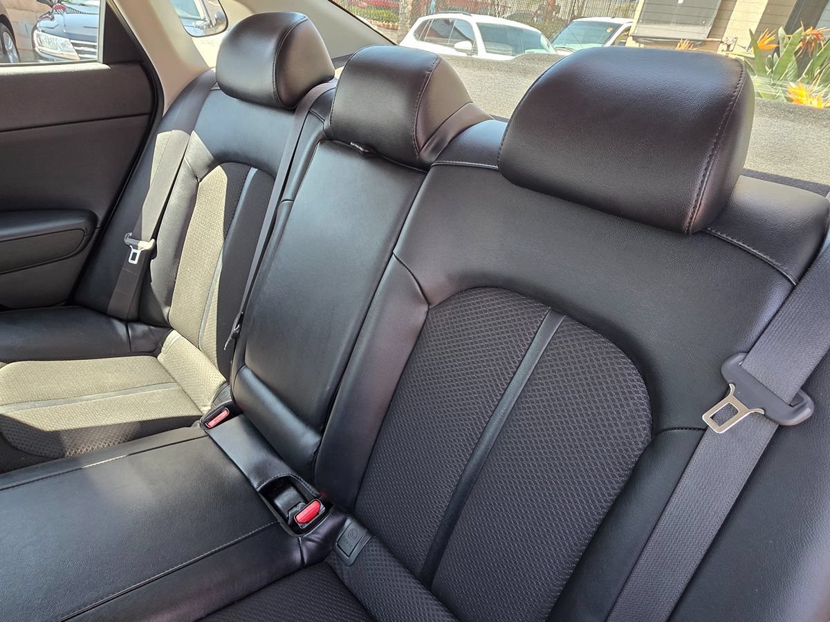 Used 2018 Kia Optima S FWD image 22