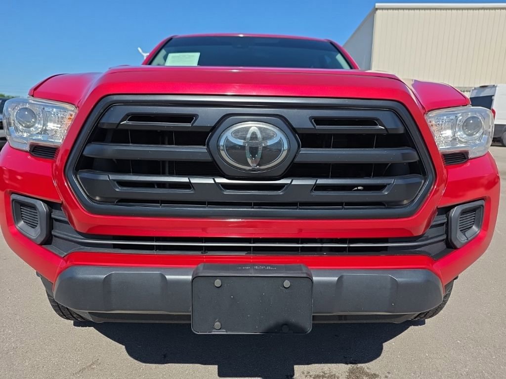 Used 2018 Toyota Tacoma SR w/ SR Convenience Package AWD/4WD image 2