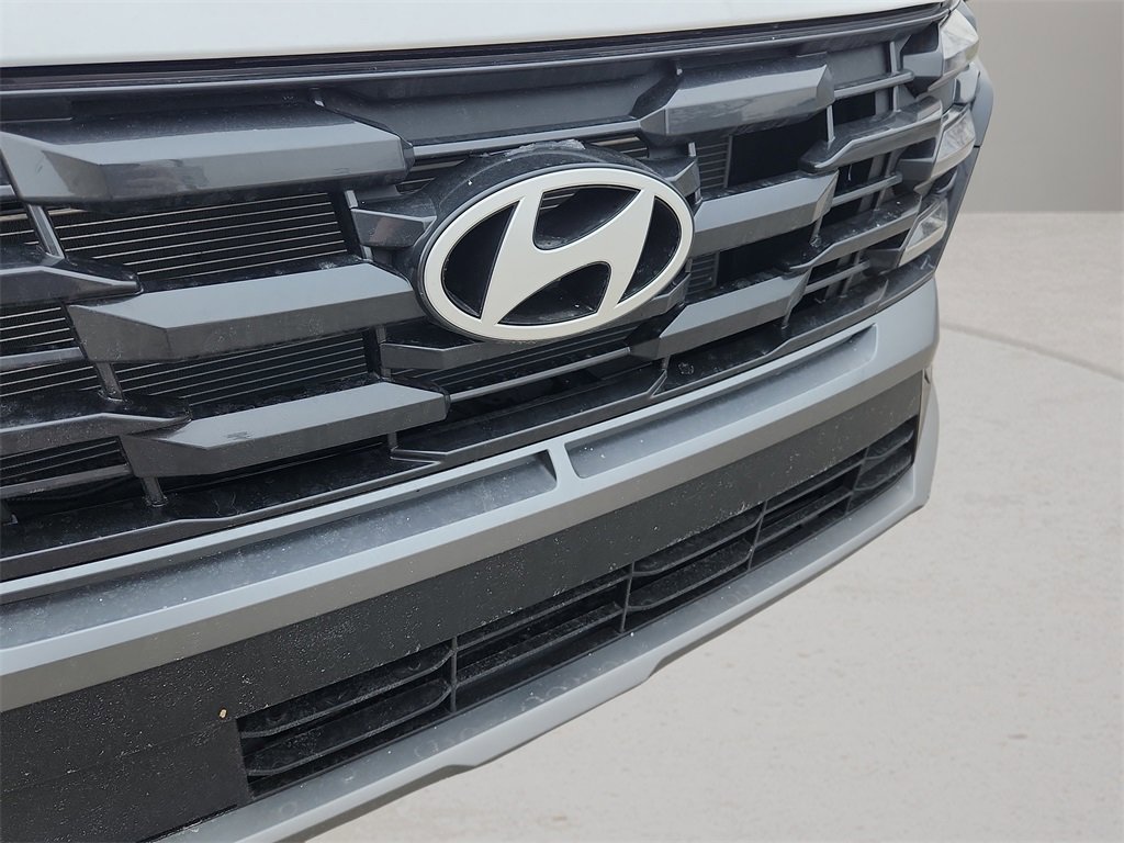 Certified 2025 Hyundai Tucson SE image 9