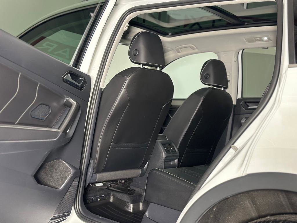 Used 2022 Volkswagen Tiguan SE image 11