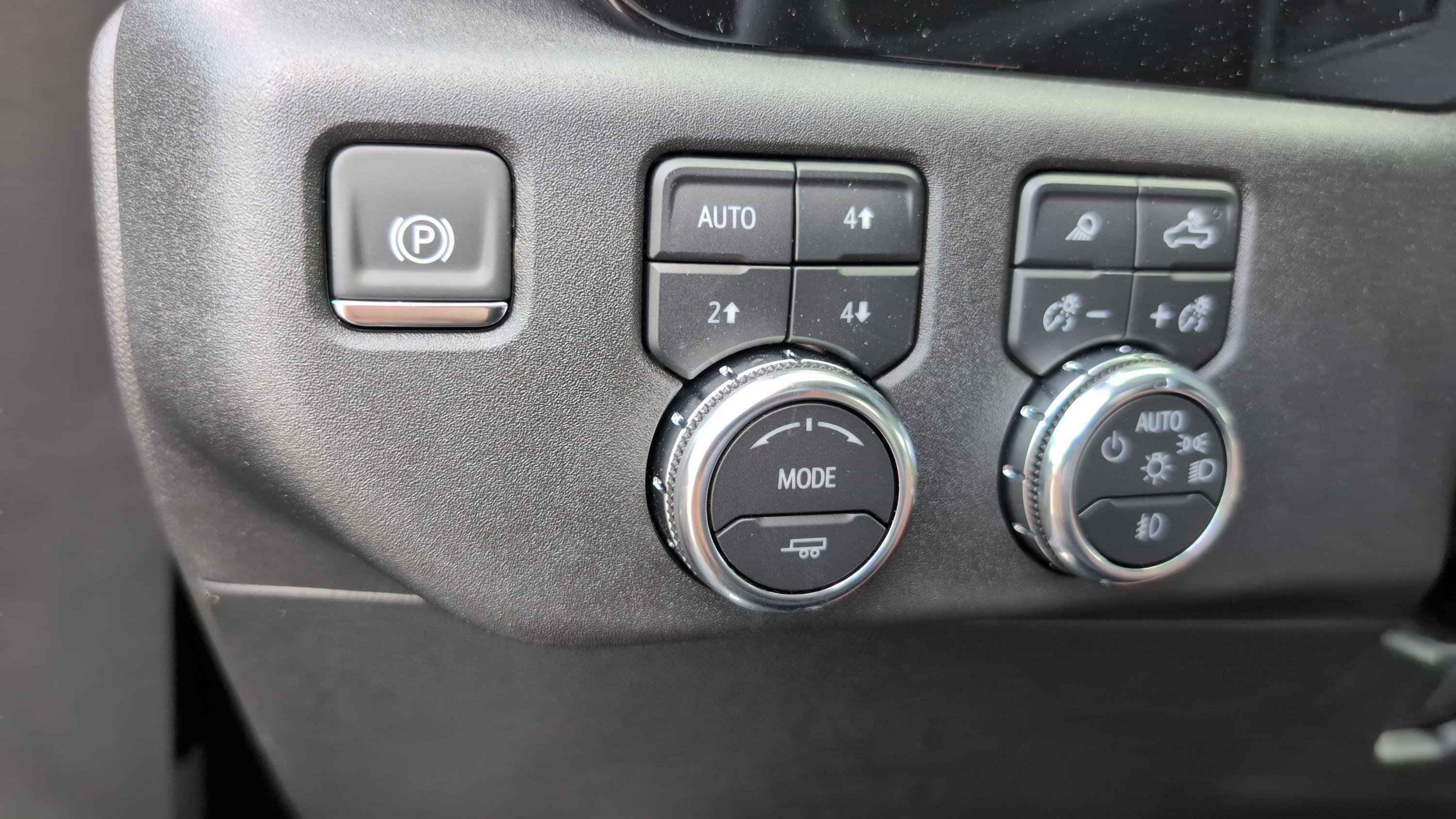 New 2025 GMC Sierra 2500 SLT w/ SLT Convenience Package AWD/4WD image 18