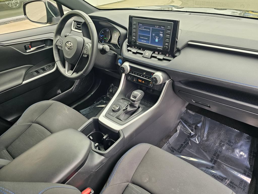 Used 2022 Toyota RAV4 SE w/ SE Grade Weather Package AWD/4WD image 10