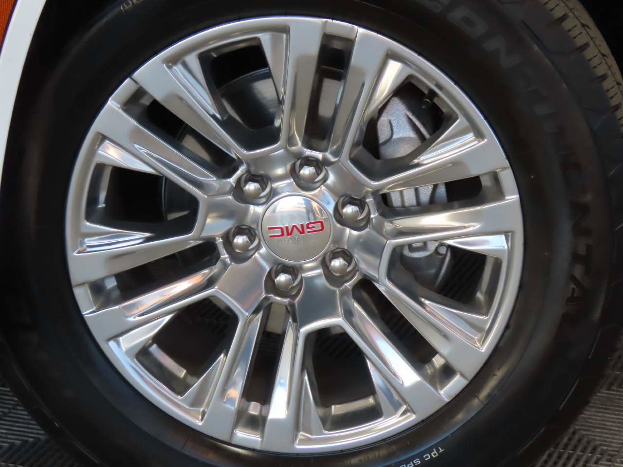 Used 2025 GMC Yukon Denali image 7