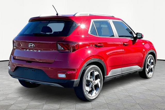 Used 2023 Hyundai Venue Limited image 5