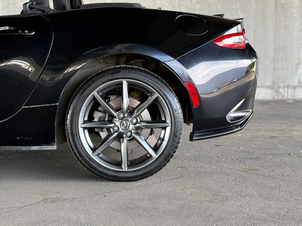 Used 2017 MAZDA MX-5 Miata Club RWD image 10