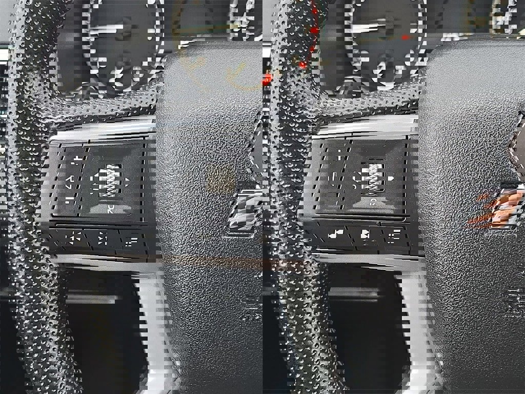 Used 2024 Mitsubishi Outlander SE image 18