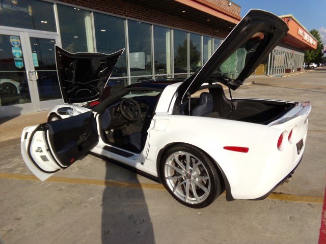 Used 2013 Chevrolet Corvette Z06 w/ 3LZ Preferred Equipment Group RWD image 15