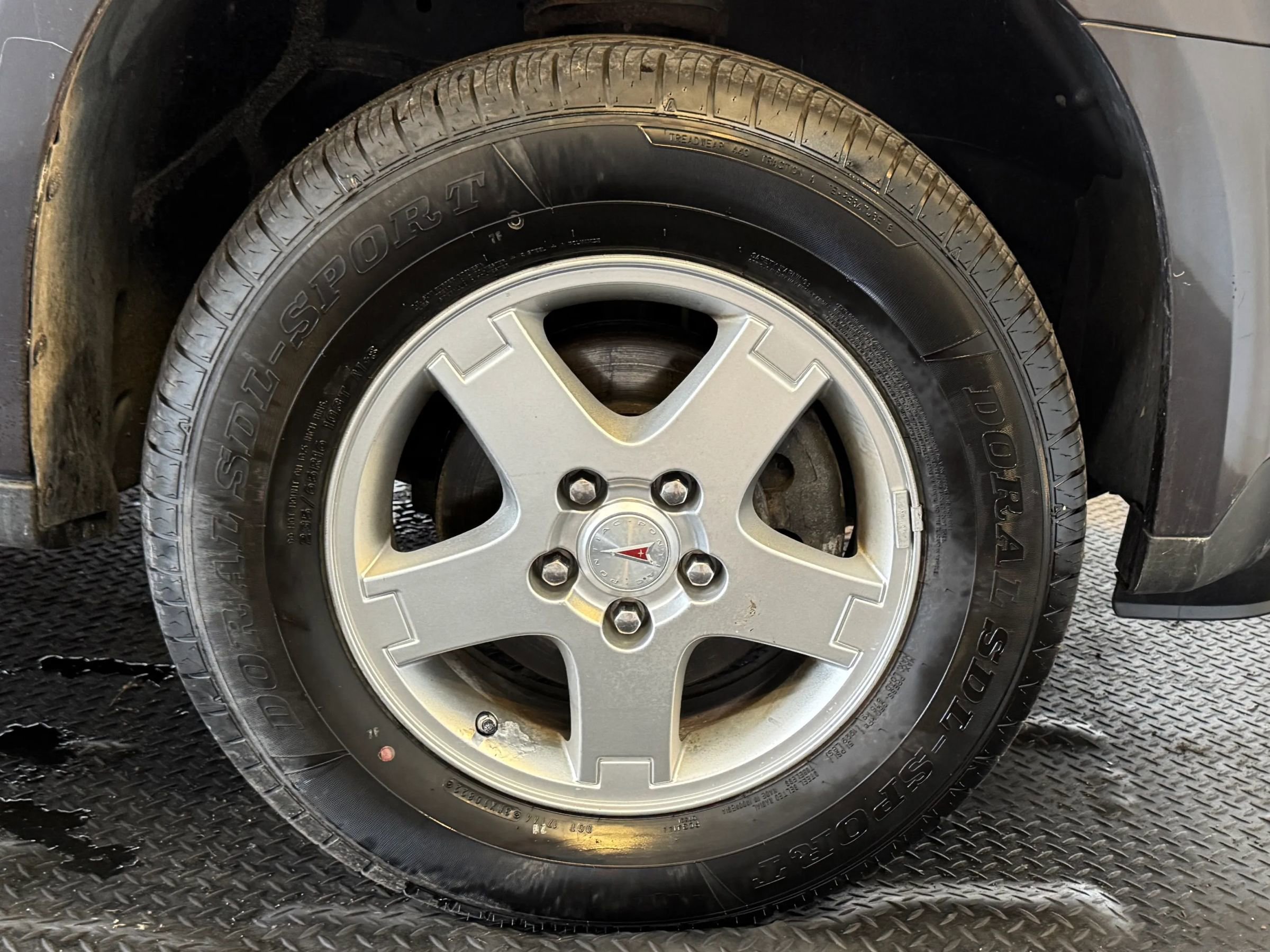 Used 2008 Pontiac Torrent 2WD image 10