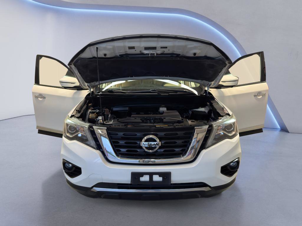 Used 2017 Nissan Pathfinder Platinum AWD/4WD image 8