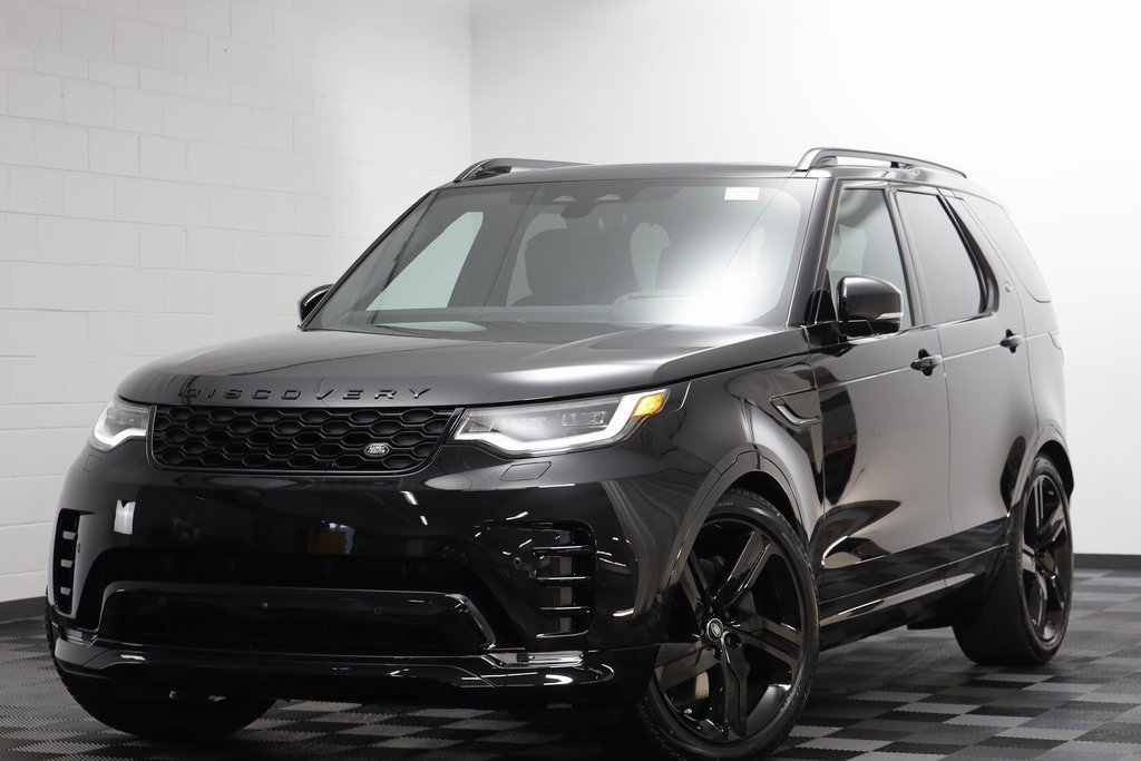 New 2025 Land Rover Discovery Dynamic SE image 1