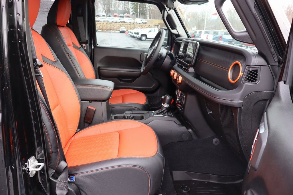 Used 2025 Jeep Gladiator Mojave w/ Convenience Group image 21