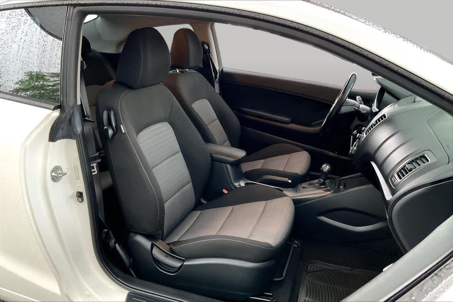 Used 2016 Kia Forte Koup EX FWD image 9