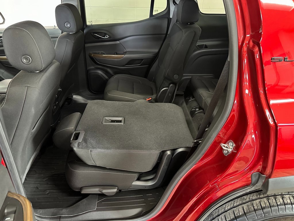 Used 2023 GMC Acadia SLE w/ Driver Convenience Package image 36