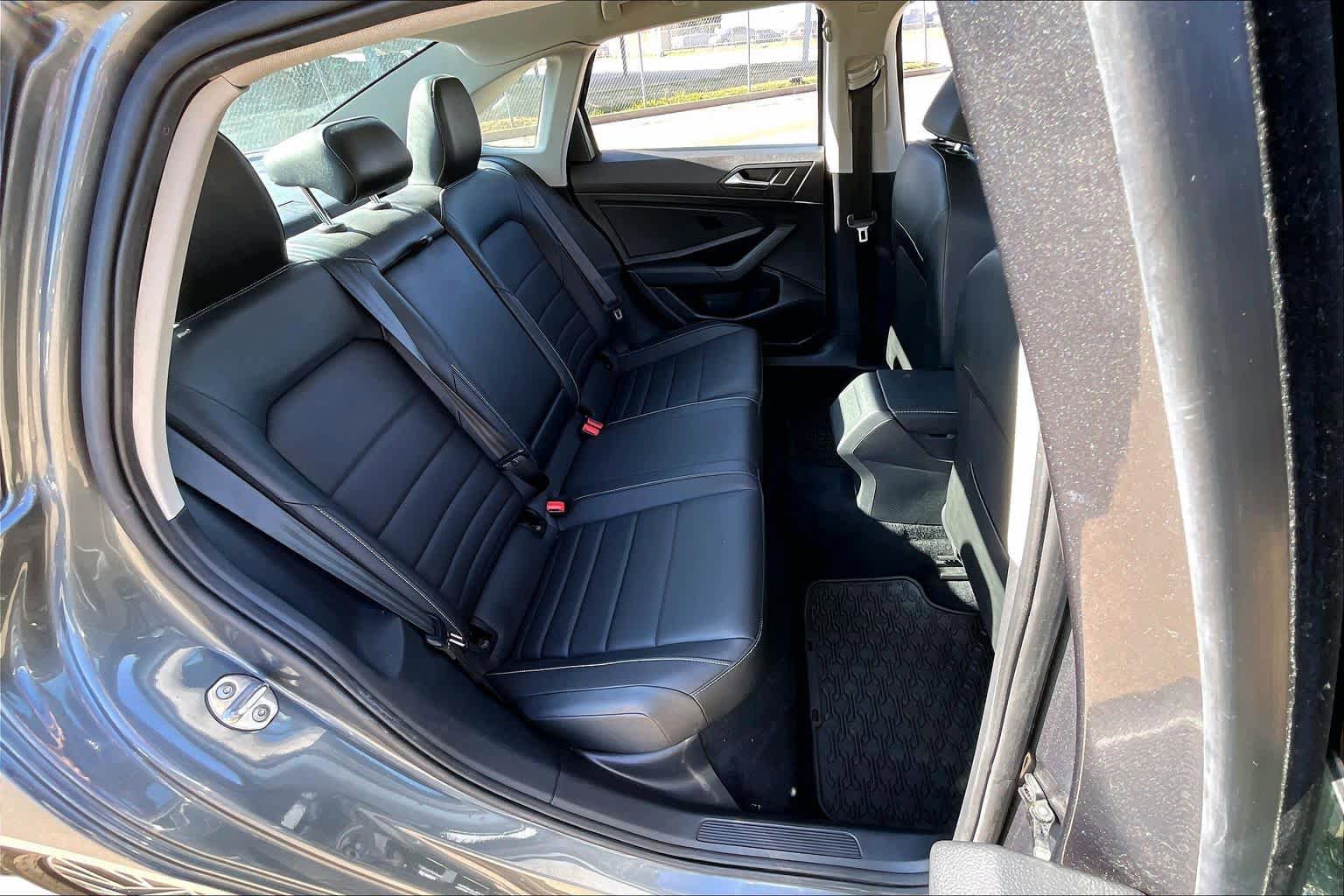 Used 2021 Volkswagen Jetta SE image 18