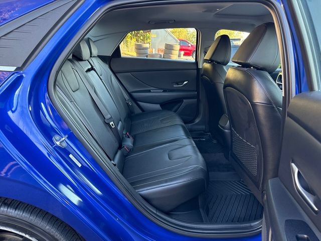 Used 2023 Hyundai Elantra Limited w/ Winter Weather Package FWD image 10