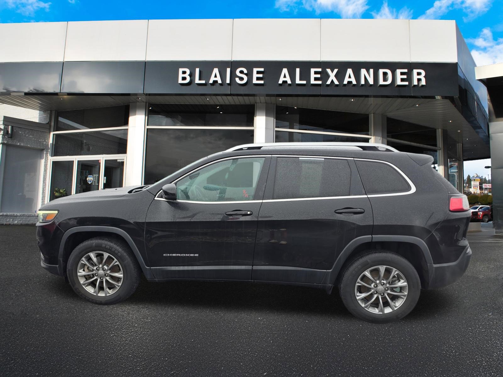 Used 2020 Jeep Cherokee Latitude Plus w/ Cold Weather Group image 7