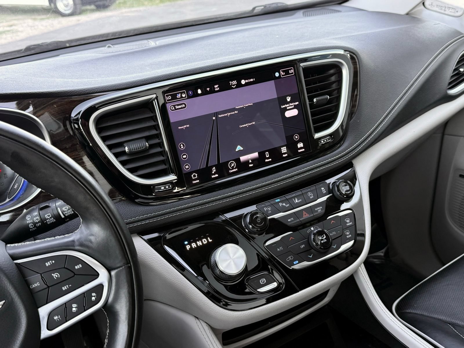 Used 2022 Chrysler Pacifica Limited FWD image 39