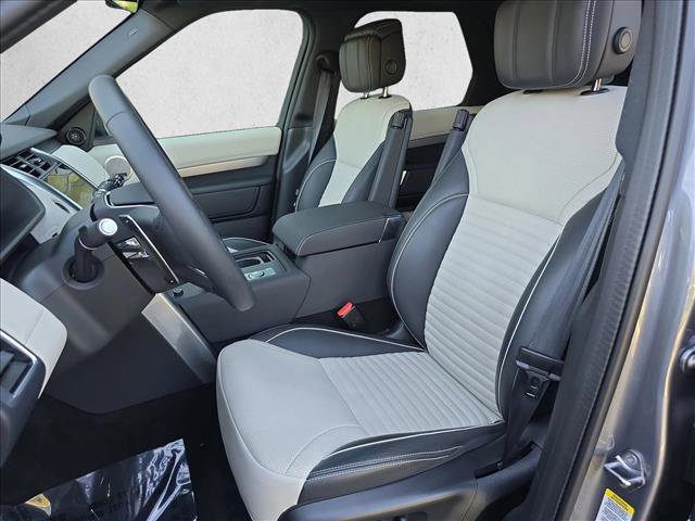 Certified 2024 Land Rover Discovery Dynamic SE image 15