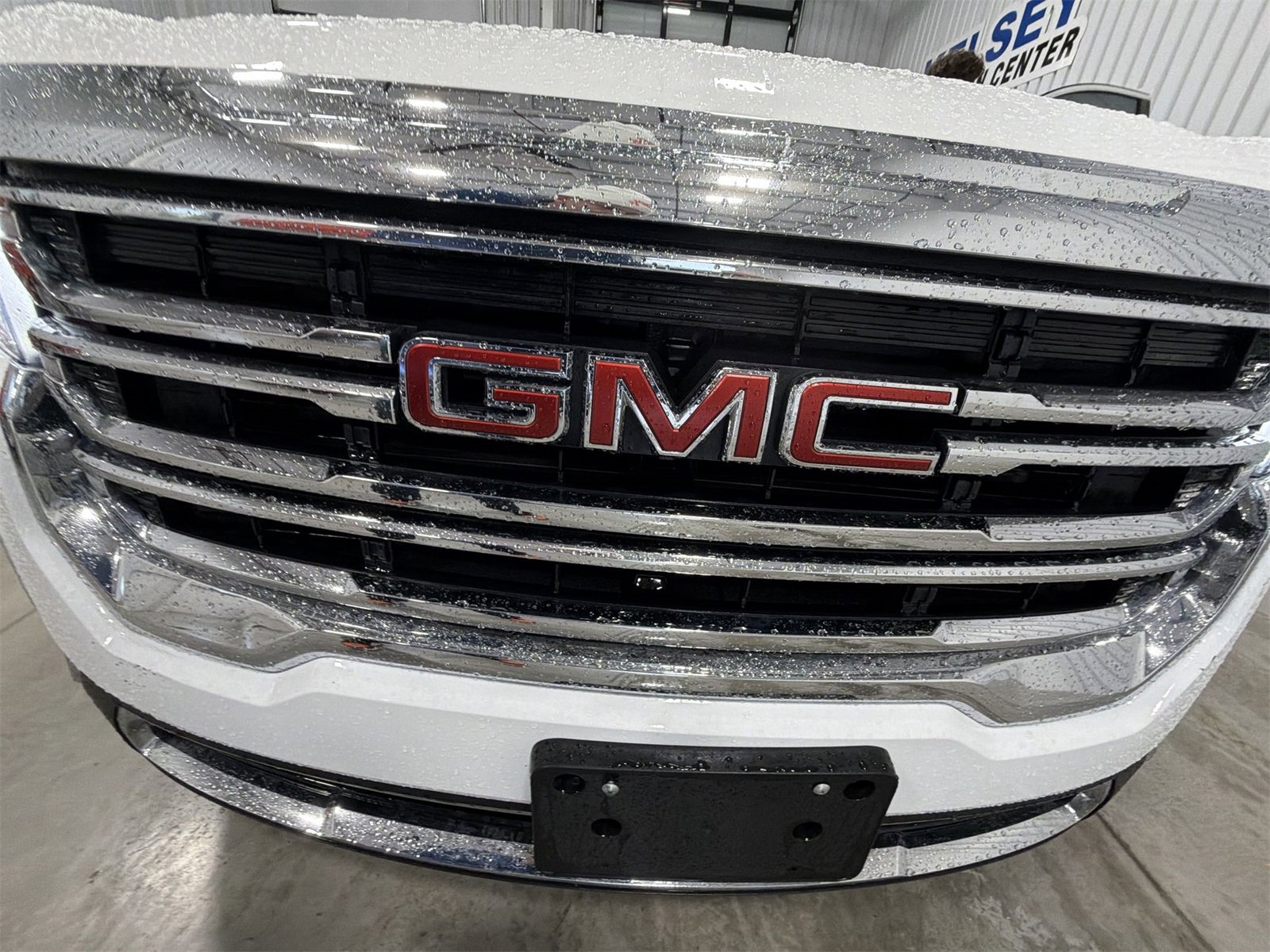 Used 2023 GMC Acadia SLT image 32