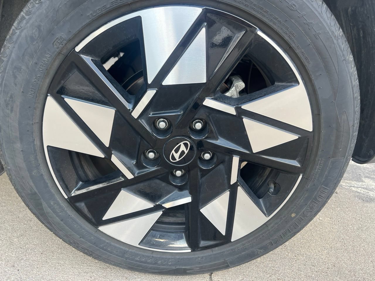 Used 2025 Hyundai Kona SEL FWD image 14