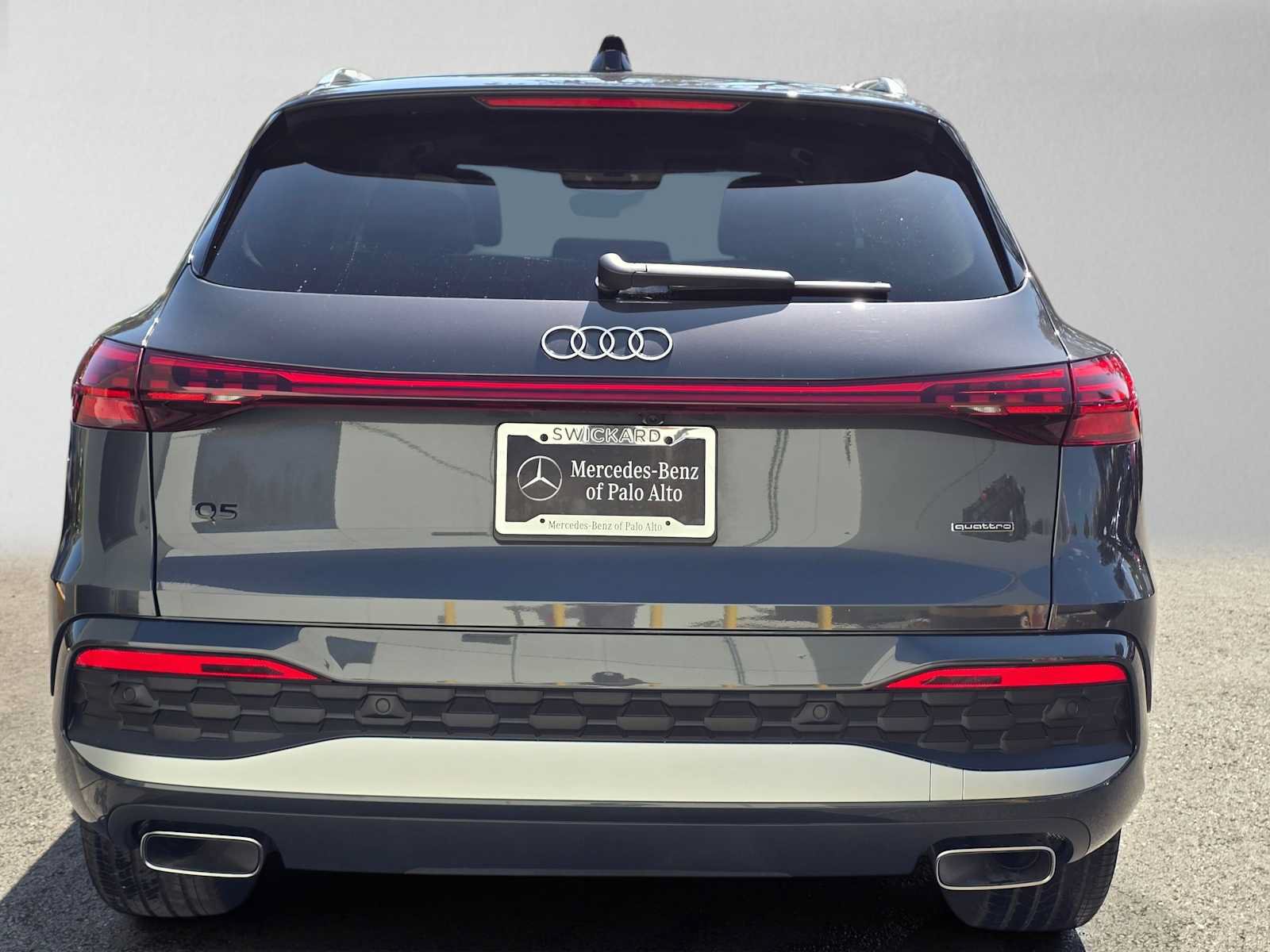 Used 2025 Audi Q5 Premium Plus w/ Premium Plus AWD/4WD image 4