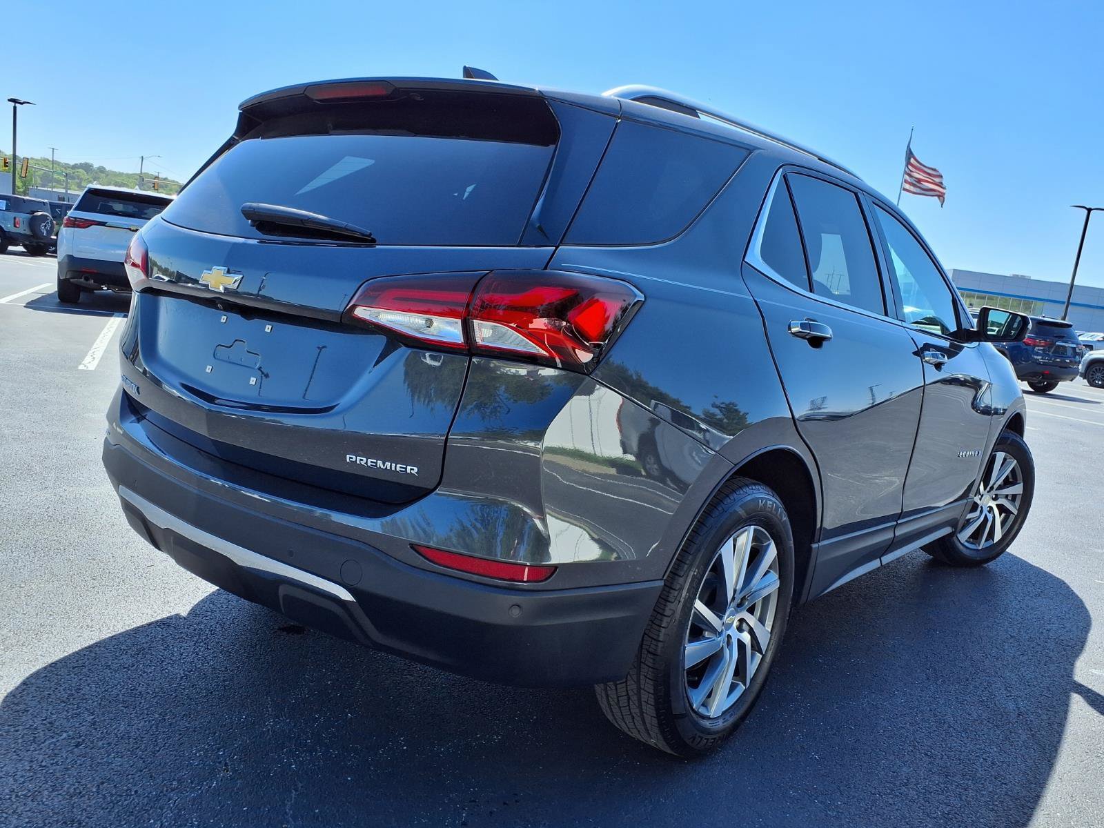 Used 2022 Chevrolet Equinox Premier FWD image 29