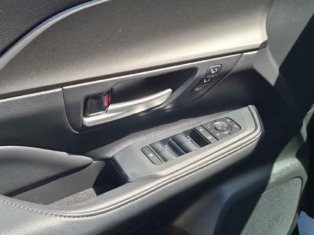 Used 2025 Toyota Grand Highlander AWD Hybrid image 15