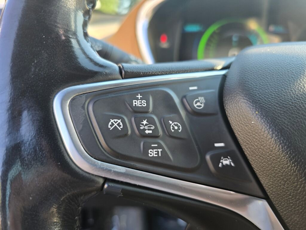 Used 2018 Chevrolet Volt Premier w/ Driver Confidence Package FWD image 5