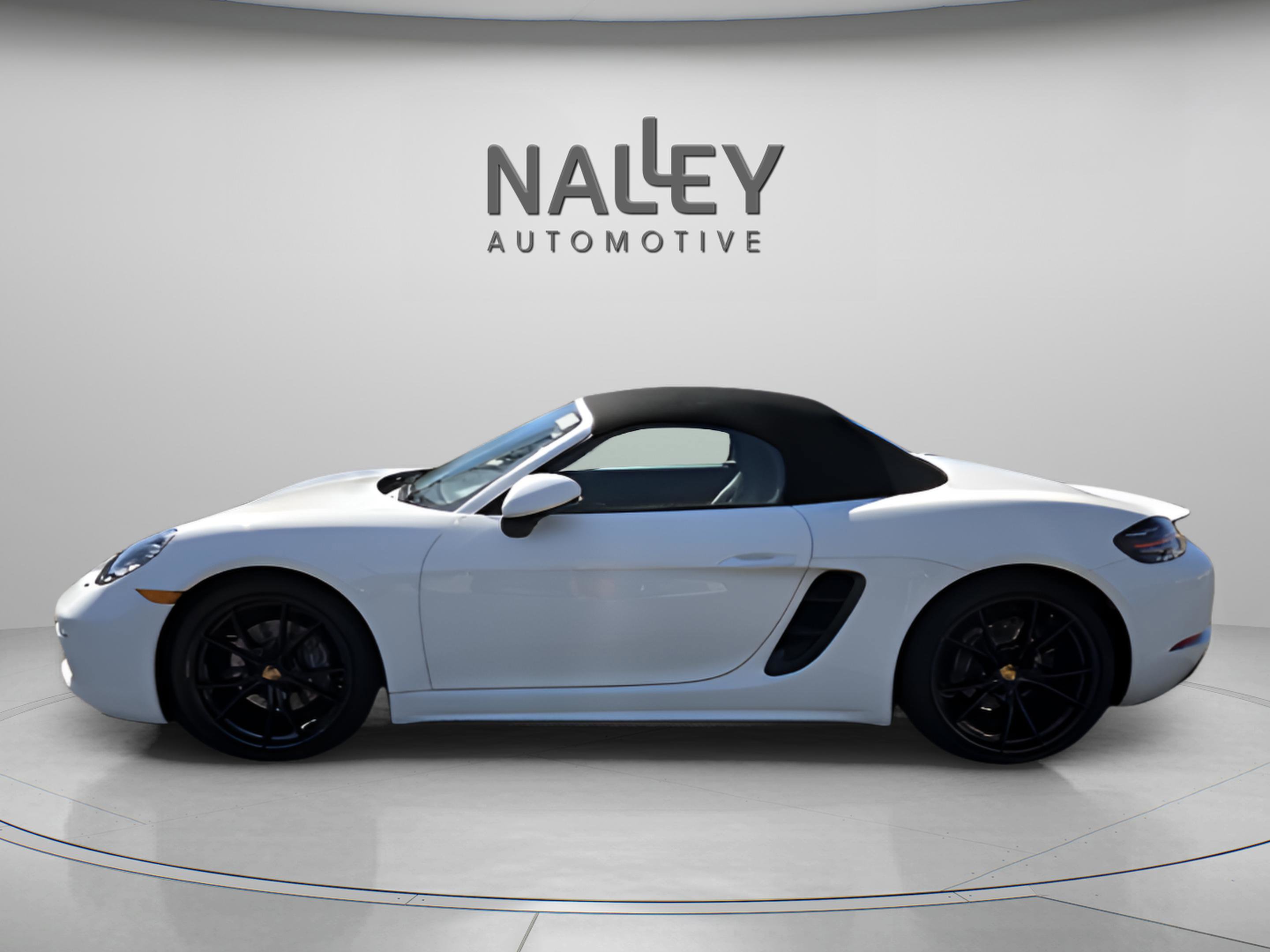 Used 2021 Porsche 718 Boxster image 2