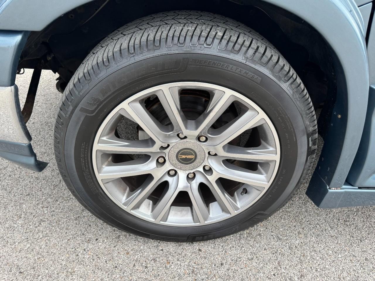 Used 2020 GMC Savana 2500 w/ Enhanced Convenience Package image 7